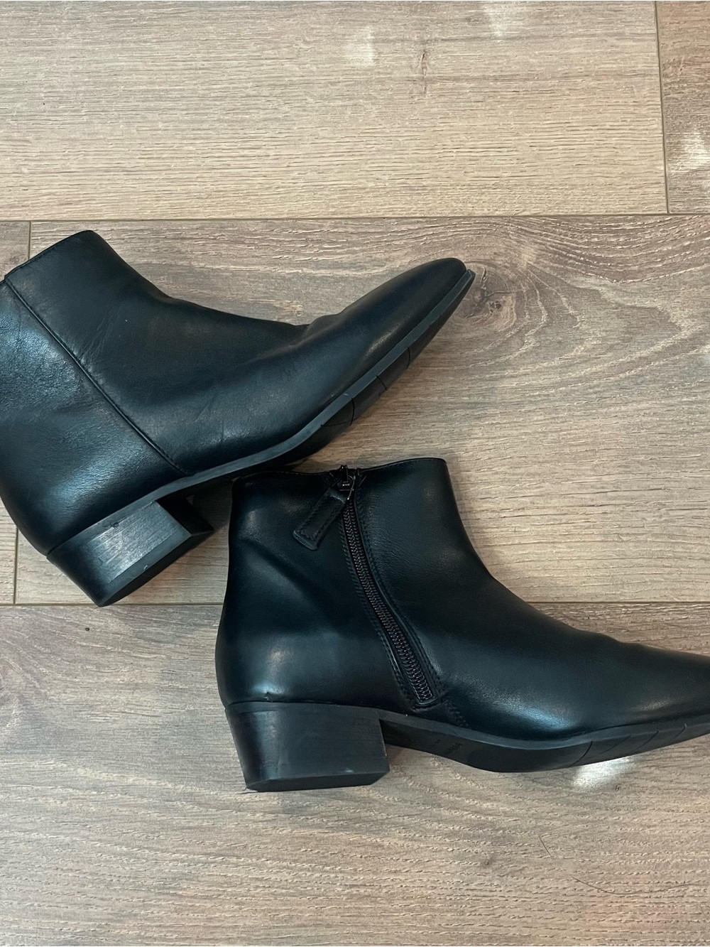 Aquatalia Boot Ankle Bootie Black Leather Minimal Old Money